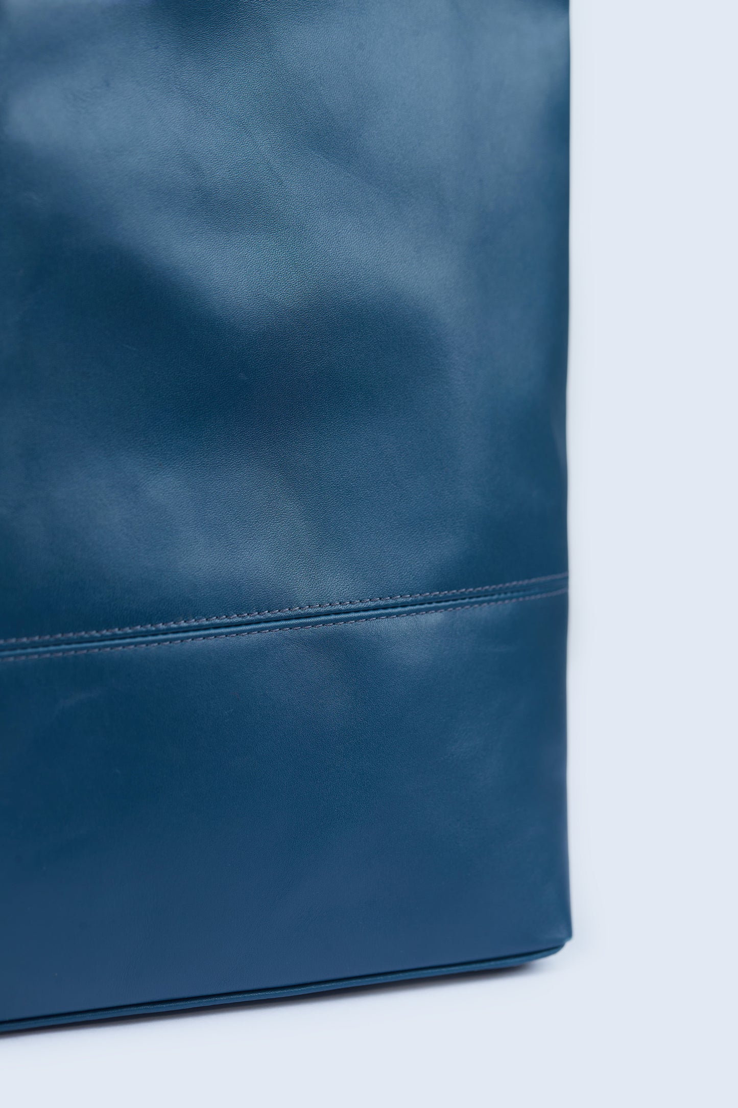 Carina - Tote