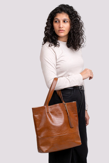 Carina- Tote