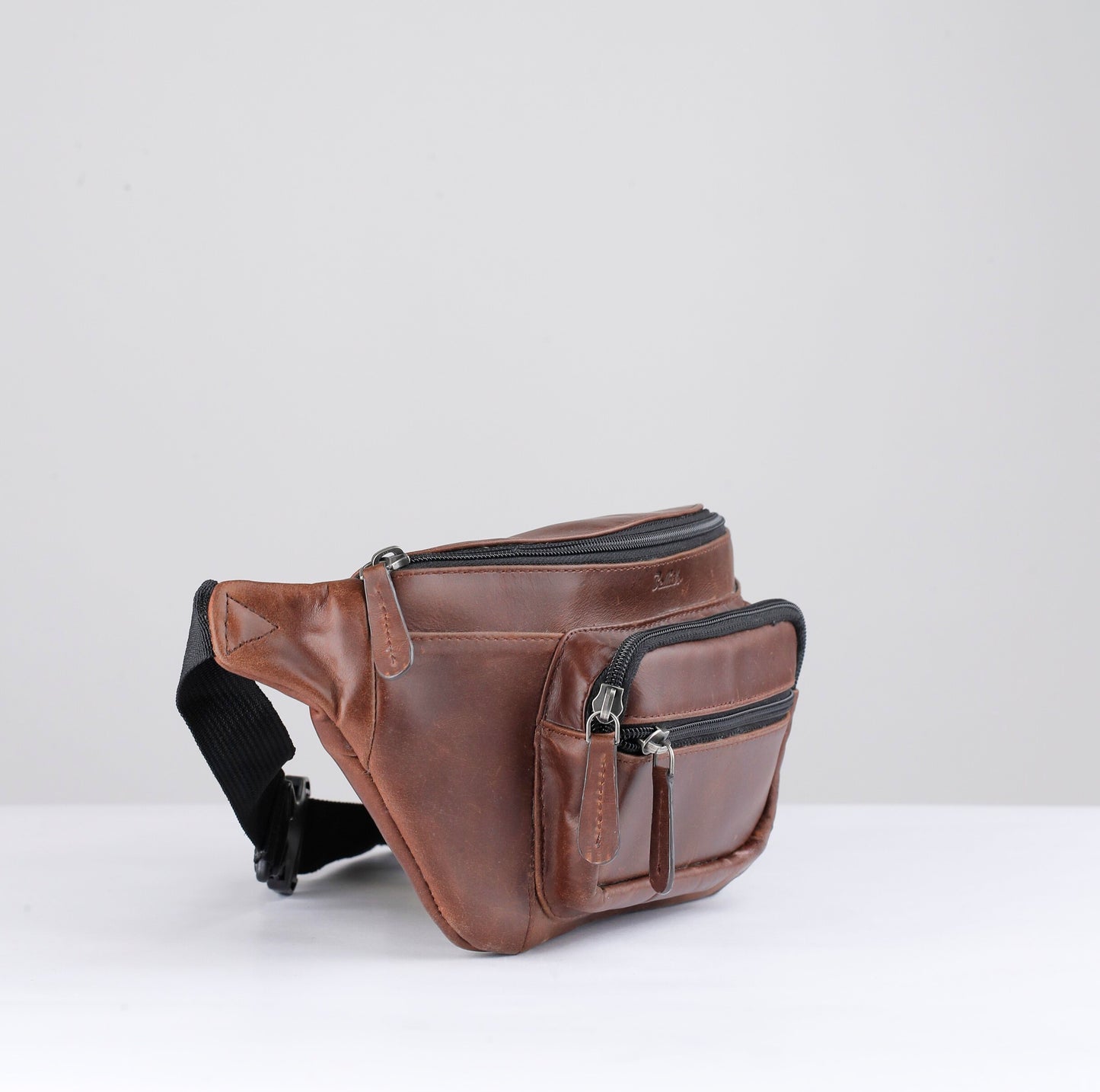 Titan- Crossbody